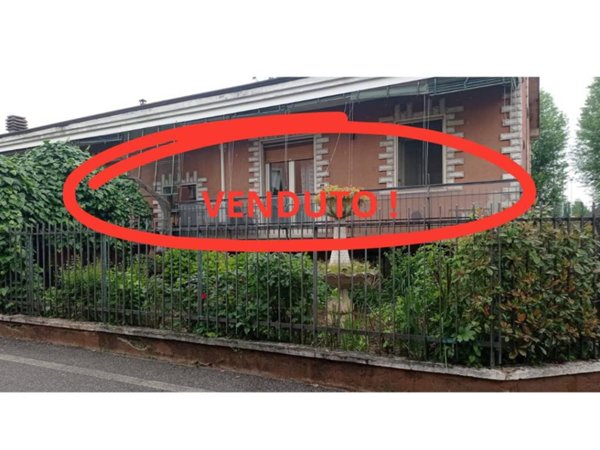 casa indipendente in vendita a San Zeno Naviglio