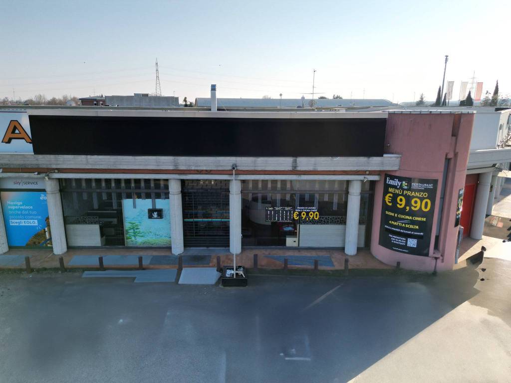negozio in vendita a San Zeno Naviglio