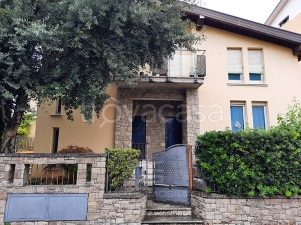 casa indipendente in vendita a San Zeno Naviglio