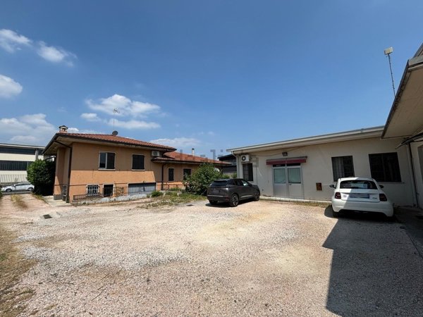 casa indipendente in vendita a San Zeno Naviglio