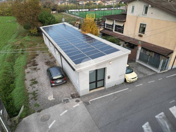 capannone in vendita a San Zeno Naviglio