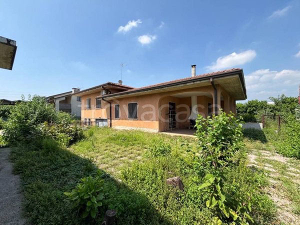 casa indipendente in vendita a San Zeno Naviglio