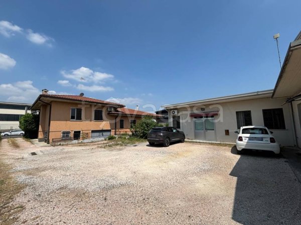 casa indipendente in vendita a San Zeno Naviglio