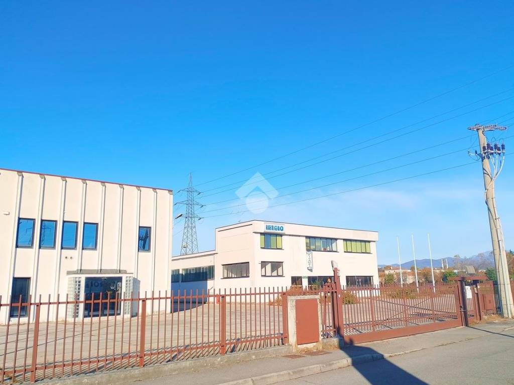 locale commerciale in vendita a San Zeno Naviglio