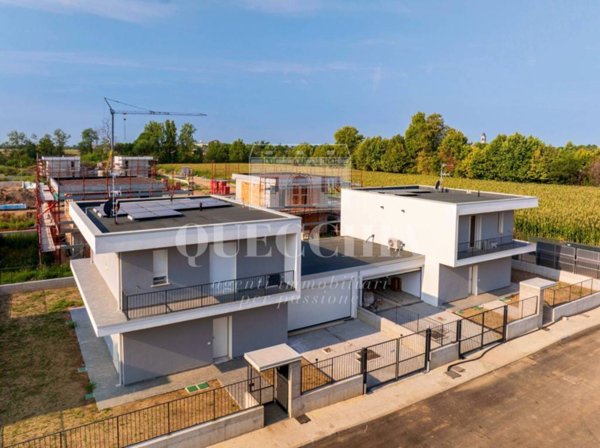 casa indipendente in vendita a San Zeno Naviglio