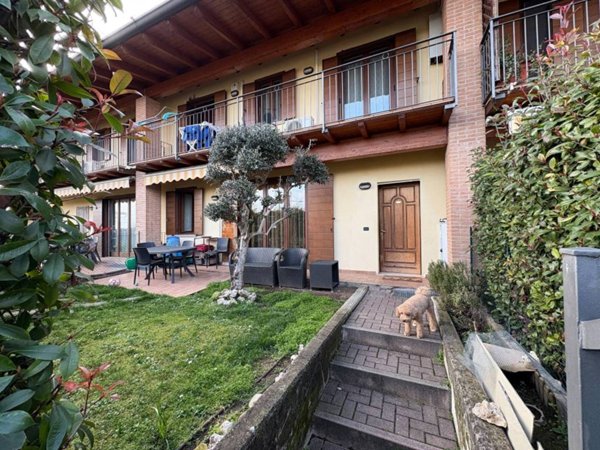 casa indipendente in vendita a San Zeno Naviglio