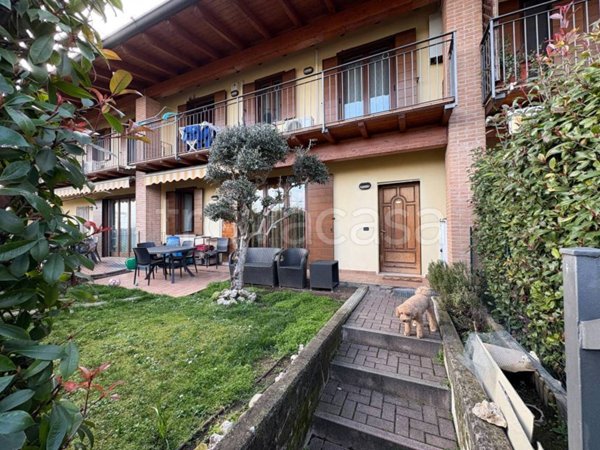 casa indipendente in vendita a San Zeno Naviglio