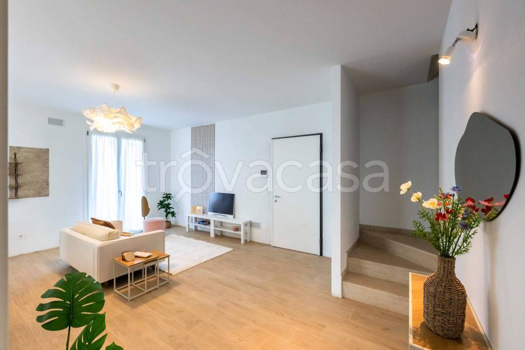 casa indipendente in vendita a San Zeno Naviglio