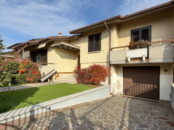 casa indipendente in vendita a San Zeno Naviglio