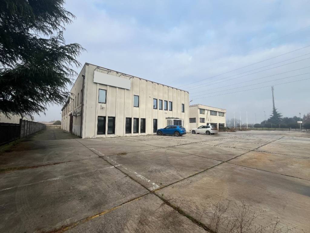locale commerciale in vendita a San Zeno Naviglio in zona Garza