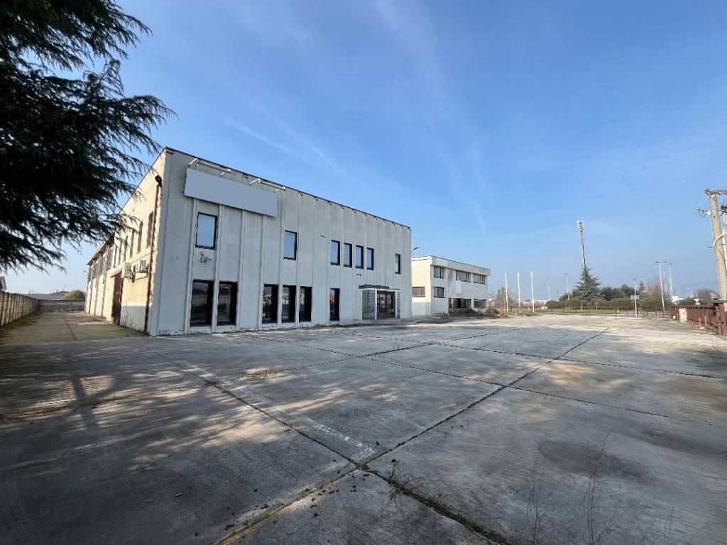 locale commerciale in vendita a San Zeno Naviglio in zona Garza
