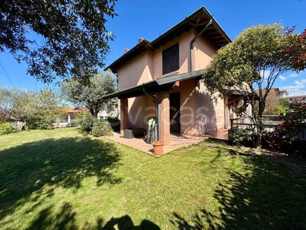 casa indipendente in vendita a San Zeno Naviglio in zona Caselle