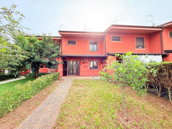casa indipendente in vendita a San Zeno Naviglio in zona Caselle