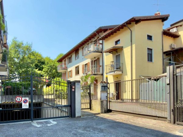 appartamento in vendita a San Zeno Naviglio in zona Caselle