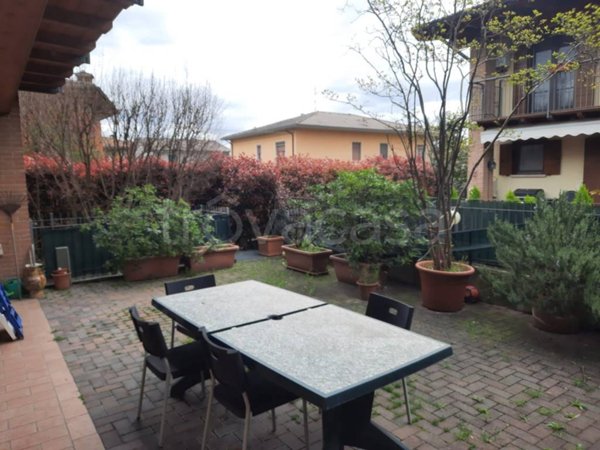 casa indipendente in vendita a San Zeno Naviglio in zona Caselle