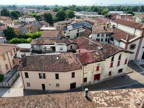 appartamento in vendita a San Zeno Naviglio in zona Caselle