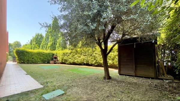appartamento in vendita a San Zeno Naviglio in zona Caselle