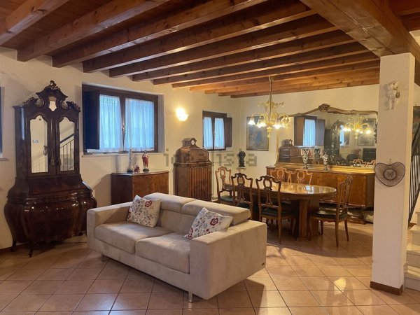 appartamento in vendita a San Zeno Naviglio in zona Caselle