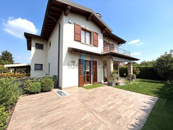 casa indipendente in vendita a San Zeno Naviglio in zona Caselle