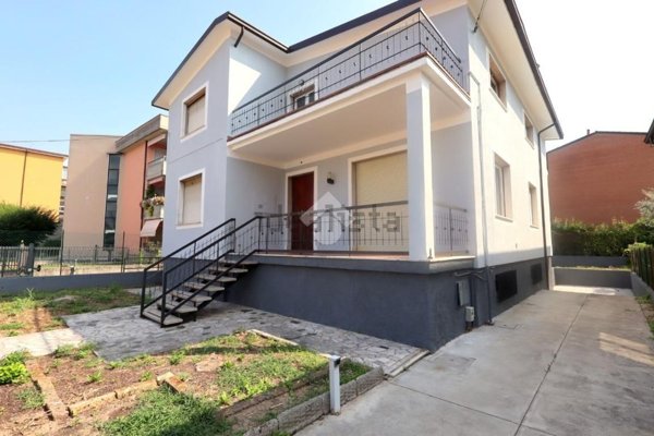 casa indipendente in vendita a San Zeno Naviglio in zona Caselle
