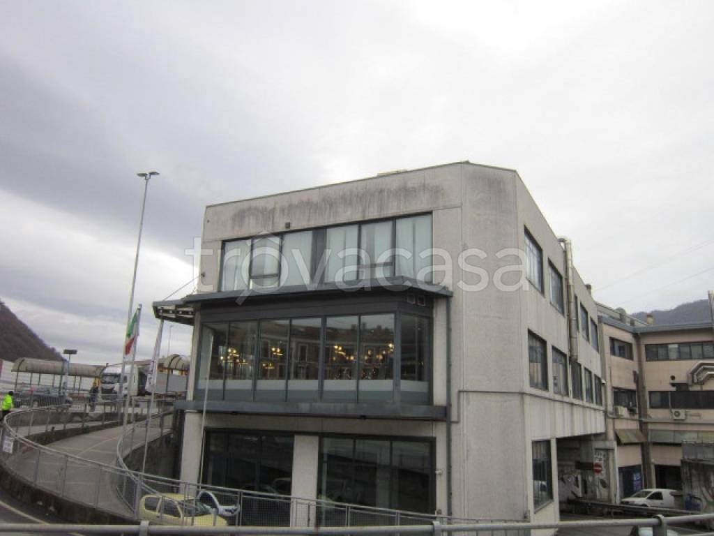 negozio in vendita a Sarezzo