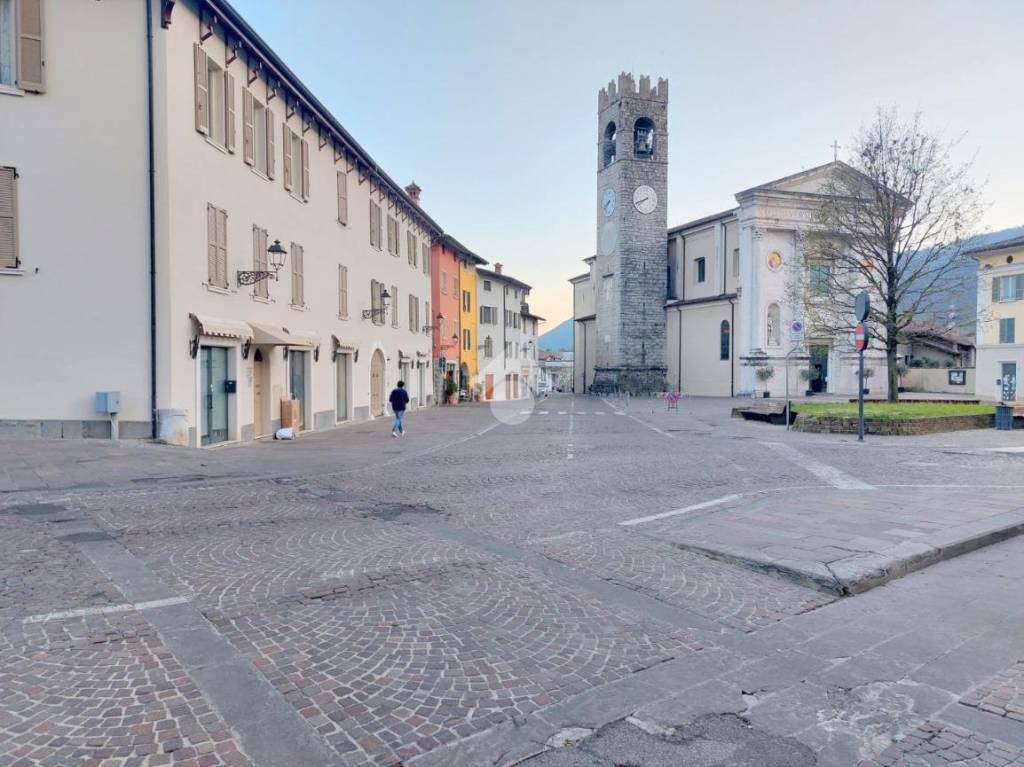 negozio in vendita a Sarezzo