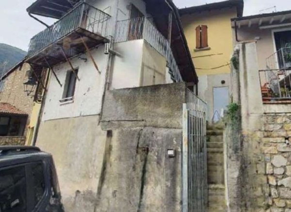 appartamento in vendita a Sarezzo in zona Zanano