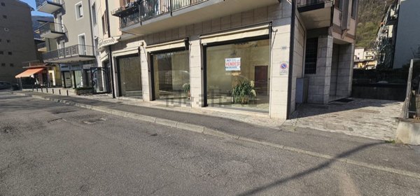 negozio in vendita a Sarezzo
