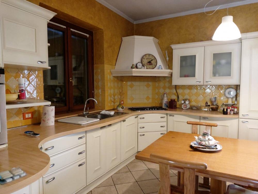 casa indipendente in vendita a Sarezzo in zona Zanano