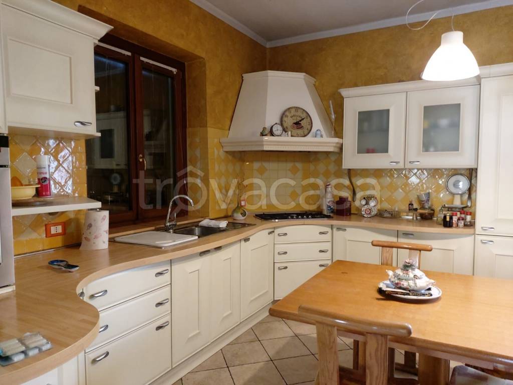 casa indipendente in vendita a Sarezzo in zona Zanano
