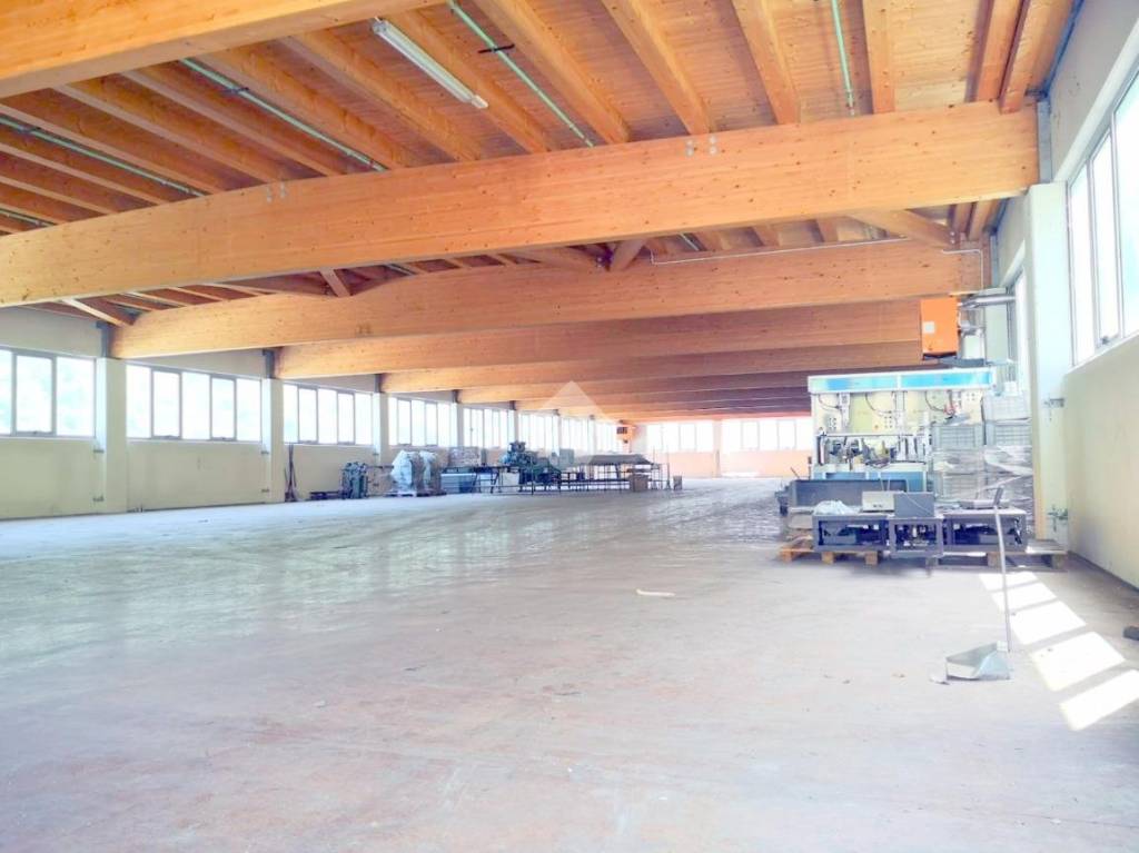 capannone in vendita a Sarezzo