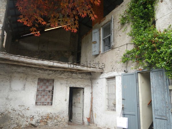 esavano in vendita a Sarezzo in zona Noboli