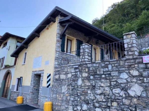 casa indipendente in vendita a Sarezzo