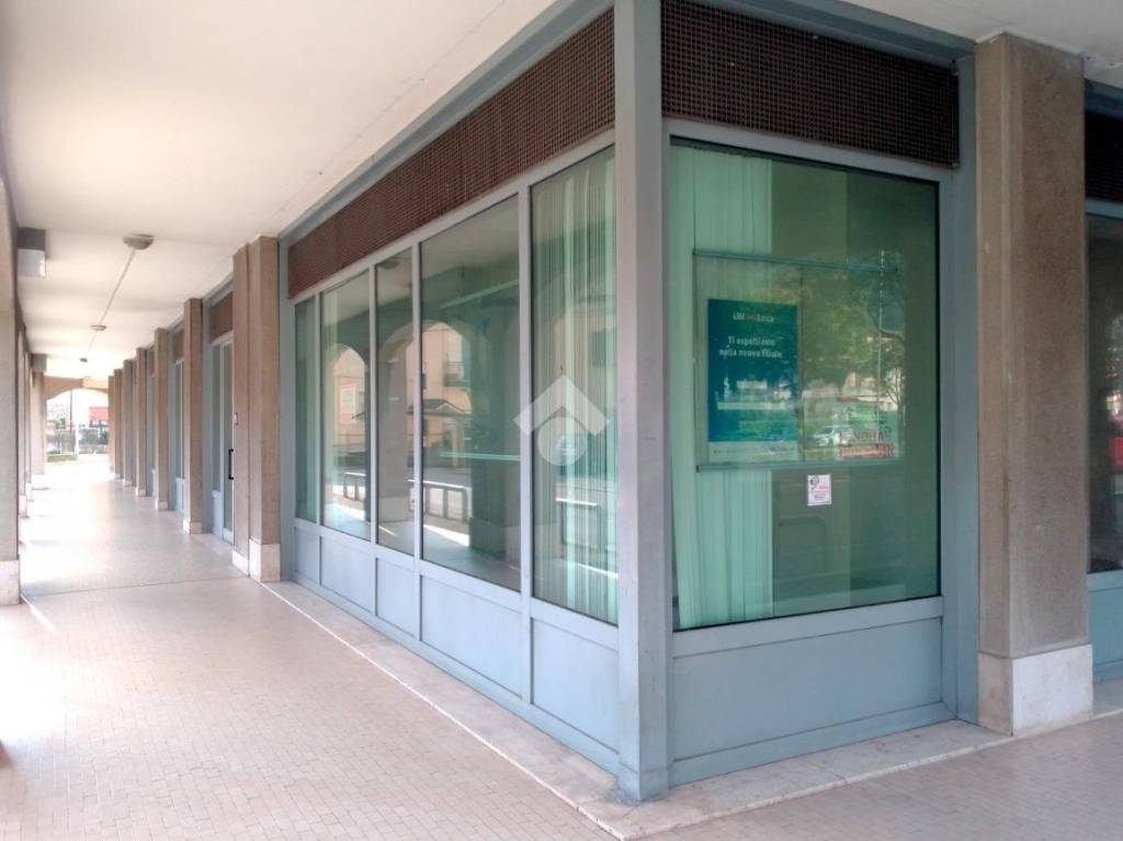 negozio in vendita a Sarezzo