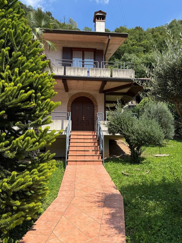 casa indipendente in vendita a Sarezzo