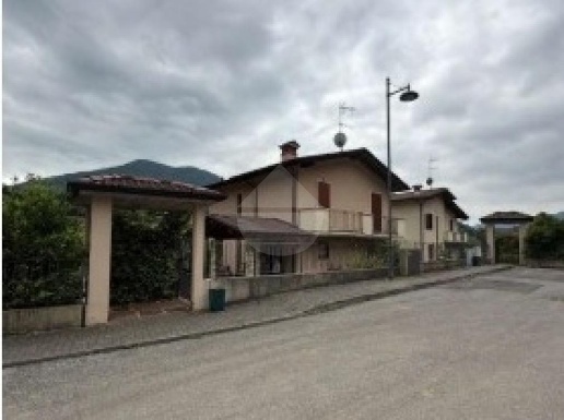 casa indipendente in vendita a Sarezzo