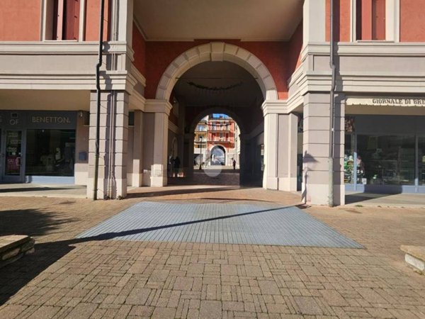 negozio in vendita a Sarezzo