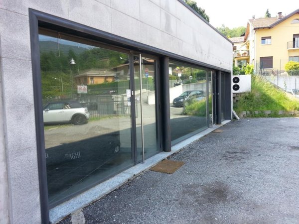 locale commerciale in vendita a Saviore dell'Adamello