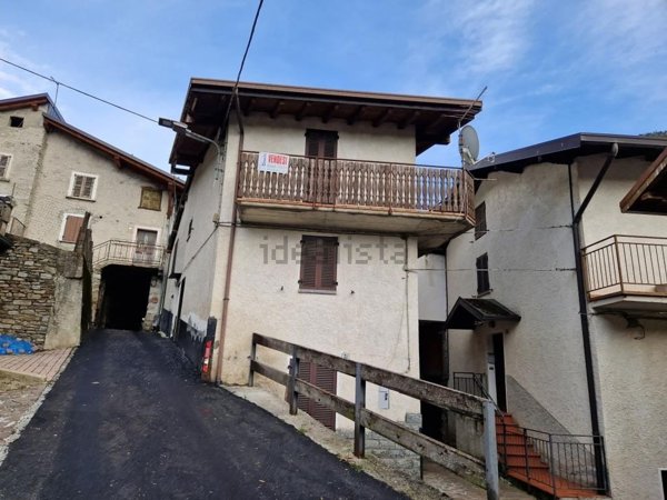 pentavano in vendita a Saviore dell'Adamello in zona Valle