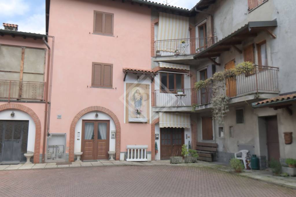 casa indipendente in vendita a Saviore dell'Adamello in zona Valle
