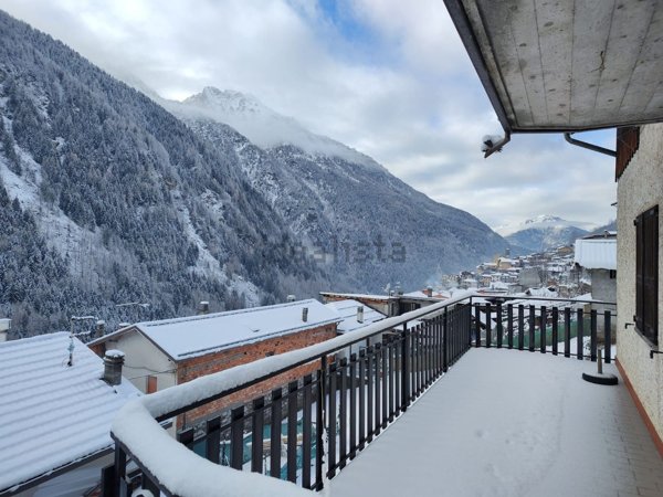 casa indipendente in vendita a Saviore dell'Adamello in zona Valle