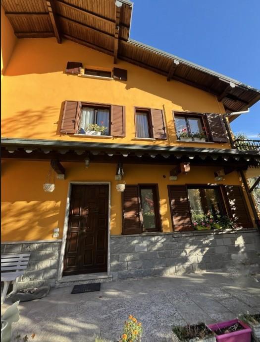 appartamento in vendita a Saviore dell'Adamello in zona Valle