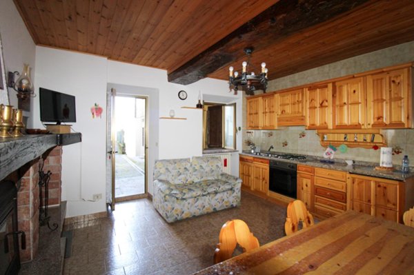 appartamento in vendita a Saviore dell'Adamello in zona Valle