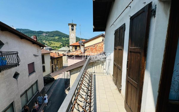 appartamento in vendita a Saviore dell'Adamello in zona Valle