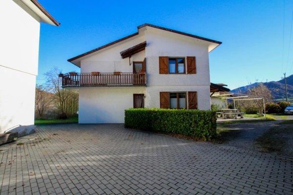 casa indipendente in vendita a Saviore dell'Adamello in zona Valle
