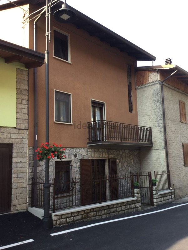 casa indipendente in vendita a Saviore dell'Adamello in zona Valle