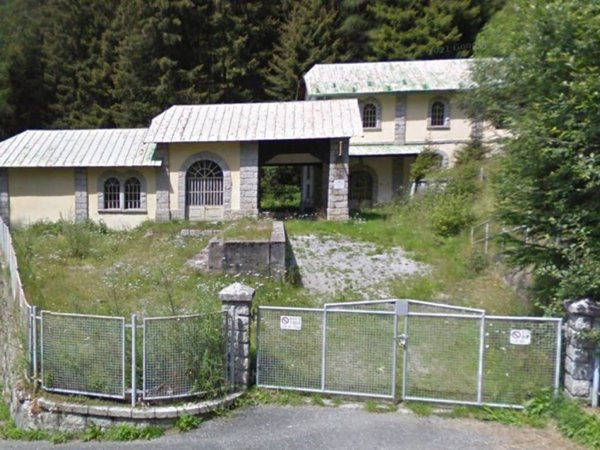 locale commerciale in vendita a Saviore dell'Adamello