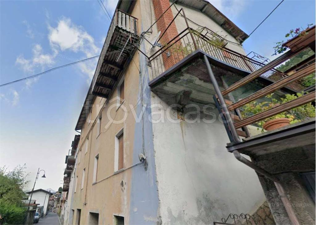 appartamento in vendita a Saviore dell'Adamello in zona Valle