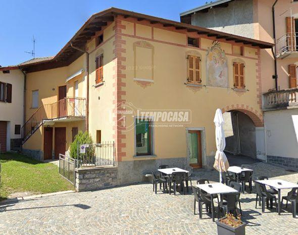 appartamento in vendita a Saviore dell'Adamello in zona Valle