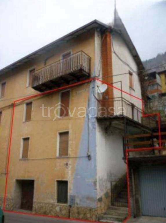 appartamento in vendita a Saviore dell'Adamello in zona Valle